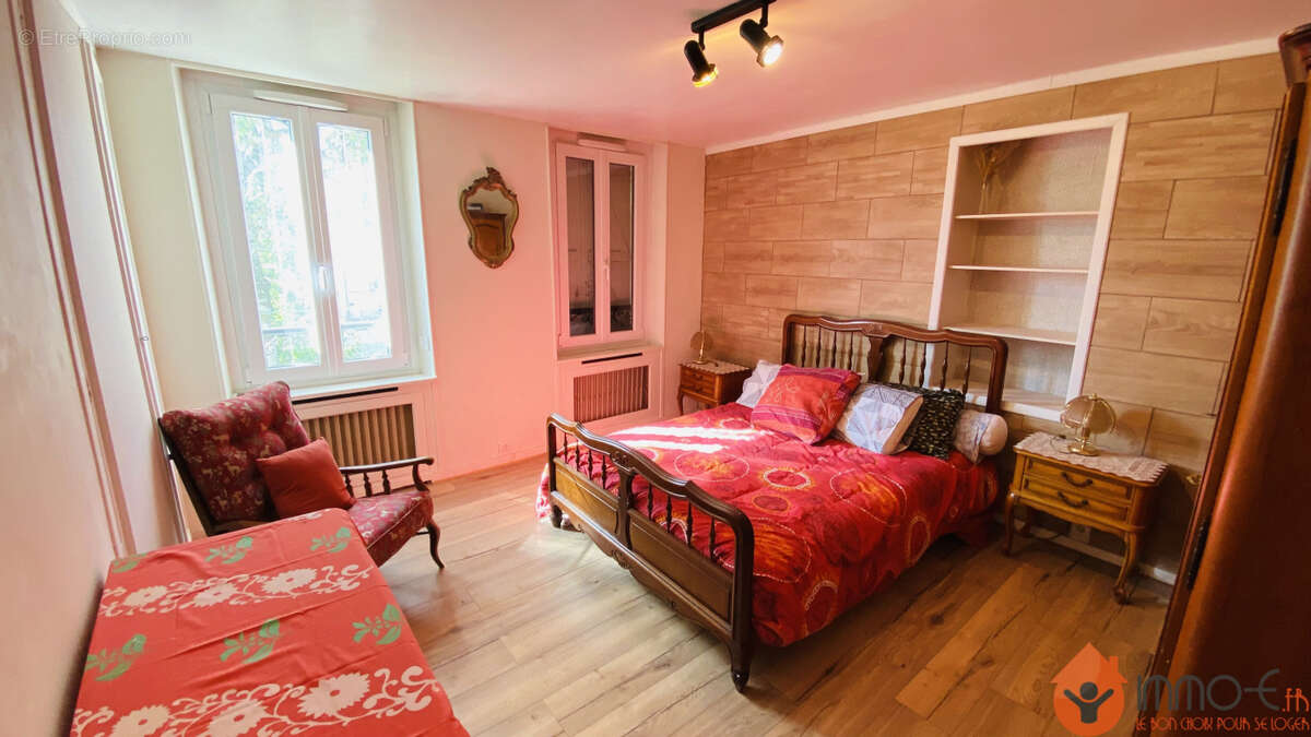 Maison 235 m² à Saint-Soupplets  - photo 8