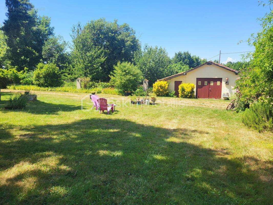 Maison T8 197 m2 terrain 1 ah - photo 17