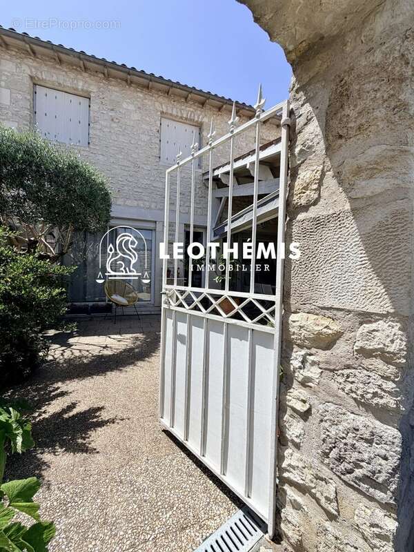 Maison à MESCHERS-SUR-GIRONDE