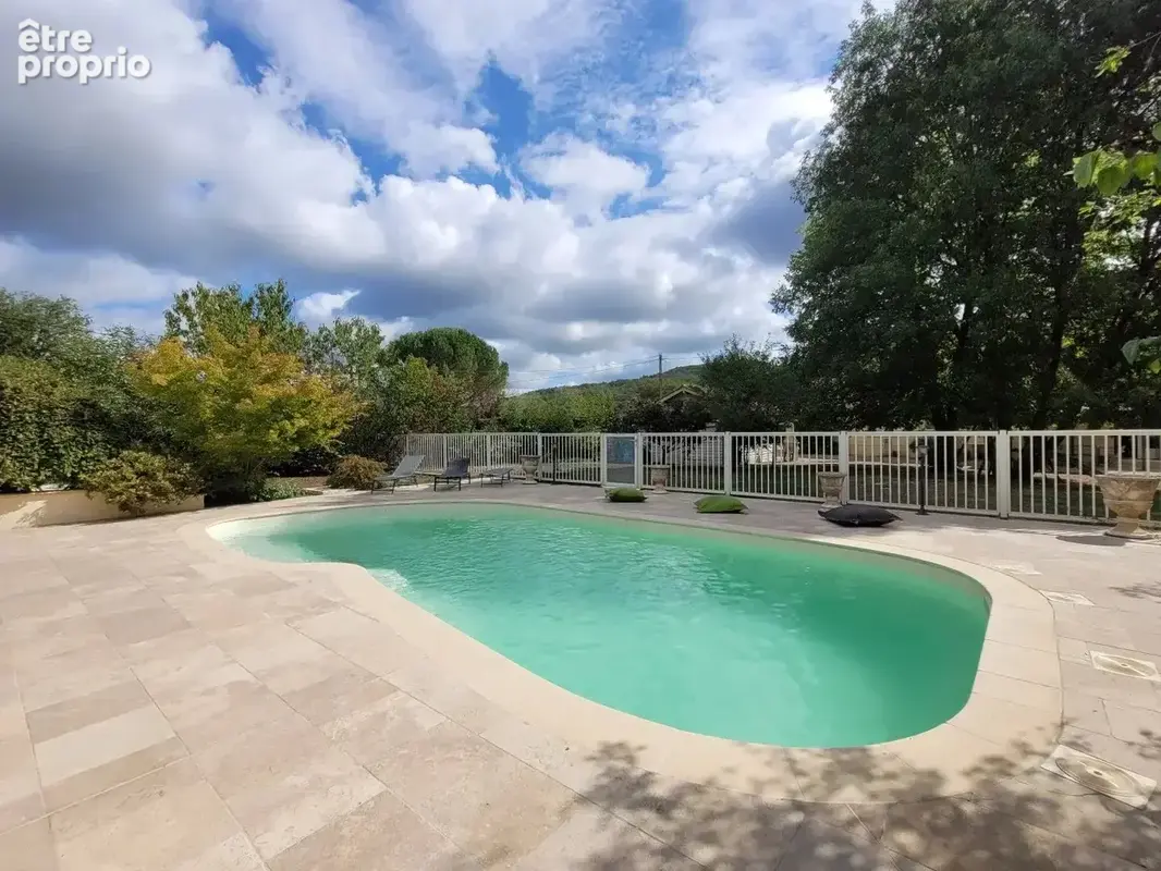 Belle maison familiale avec piscine sur terrain de 1700 m² - photo 2