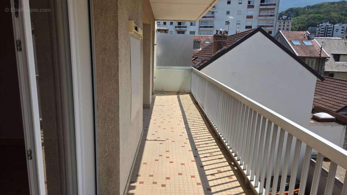 Aix les Bains Centre-ville Superbe Appartement T4 avec fort potentiel - photo 6