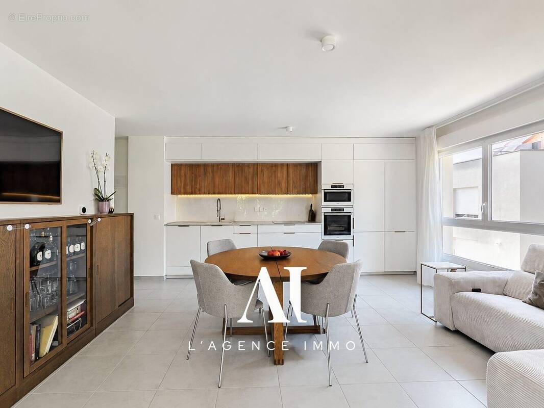 Appartement à ECHENEVEX