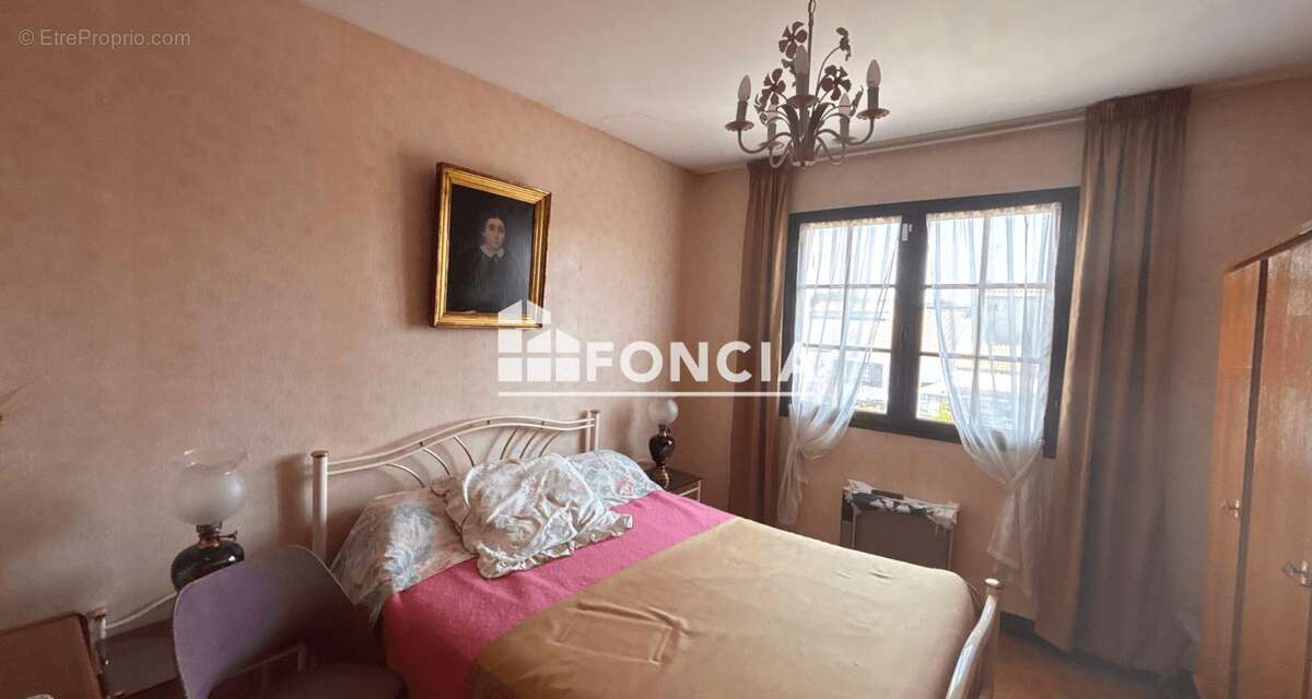 MAUGUIO – Maison F5 de 126 m² sur 546 m² de terrain – Garage 28 m² – Fort potentiel - photo 13