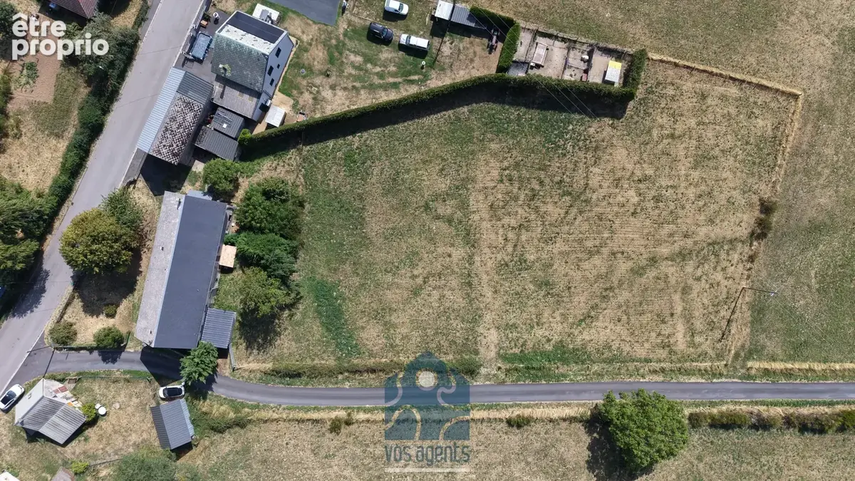 Longère huit pièces avec grange, annexes et terrain - photo 19