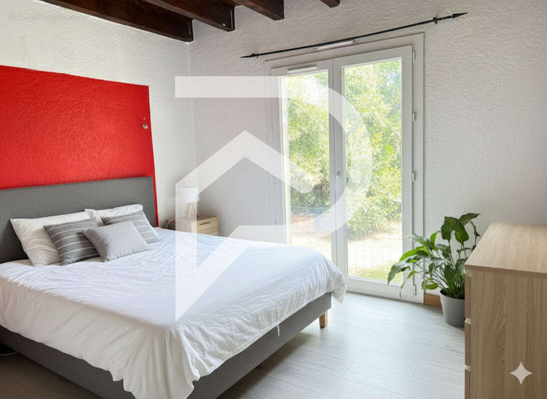 Maison à GALLARGUES-LE-MONTUEUX