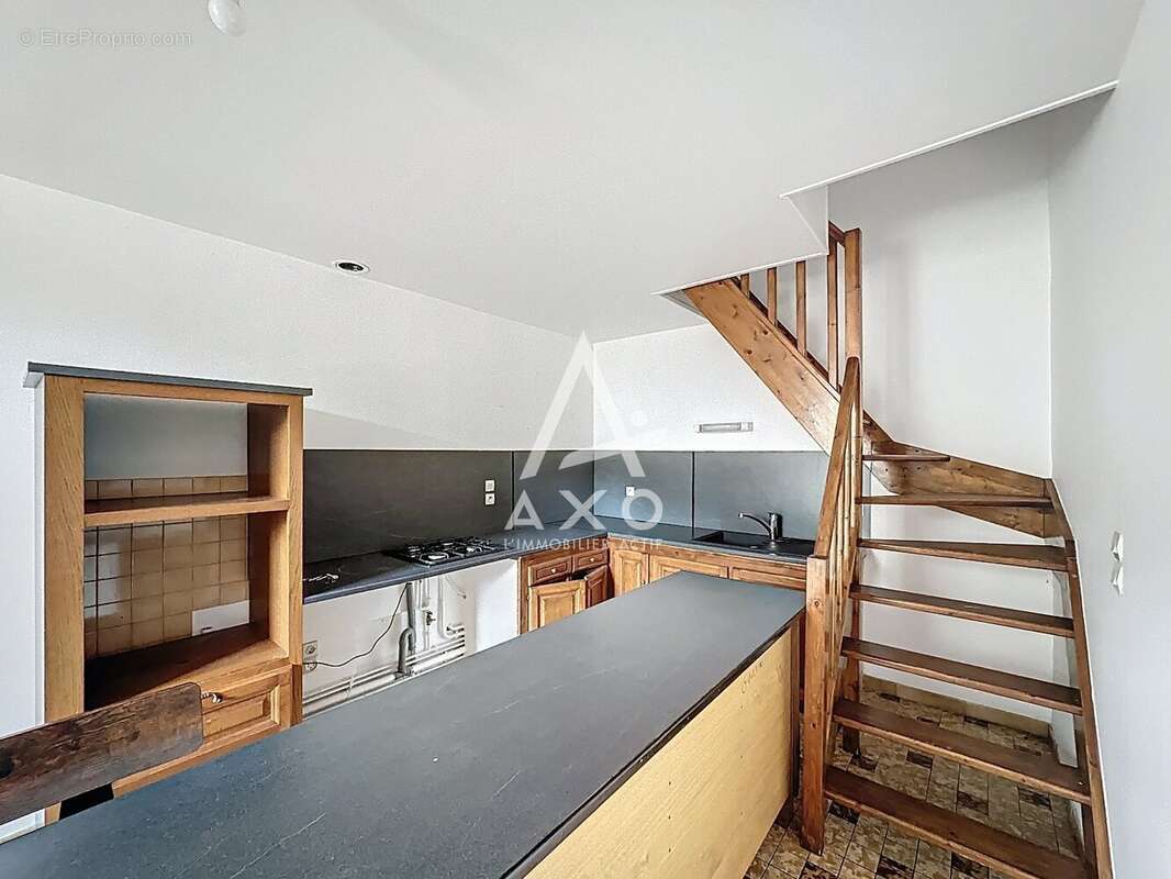 Maison à SAINT-VICTOR-DE-BUTHON