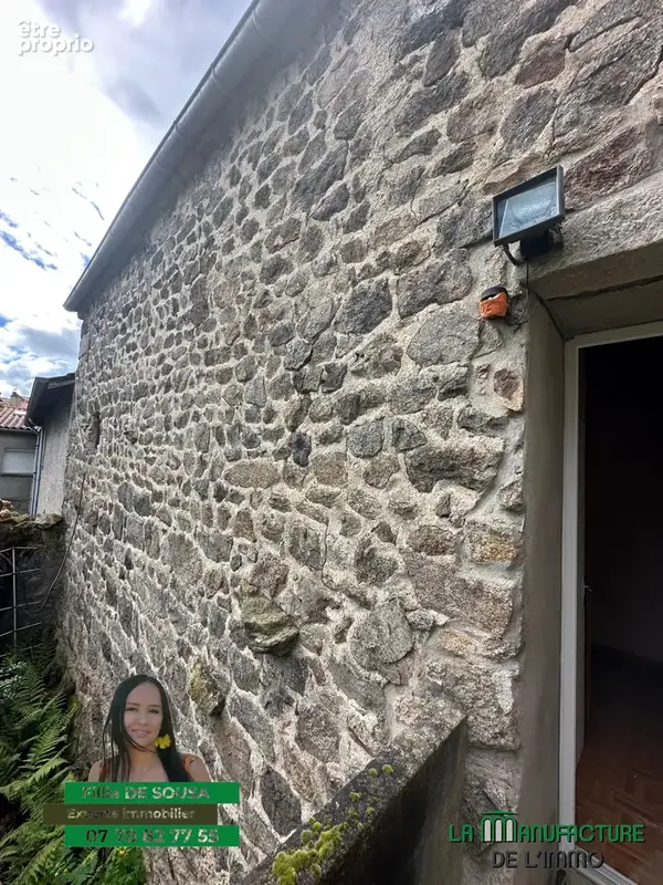 Maison mitoyenne avec jardin de type F4 a rénover - La Chamarèche/ Saint-Just-Malmont - photo 7