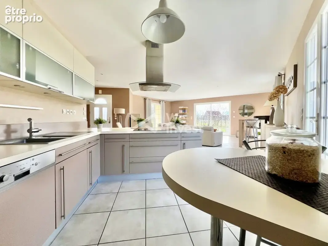 Maison 6 pièces 133 m² à vendre à Aigueperse (63260) - photo 8