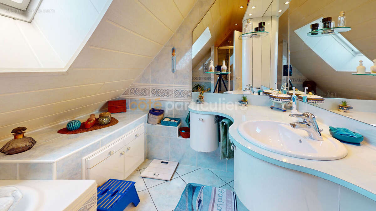 Maison à LE VAL-SAINT-PERE