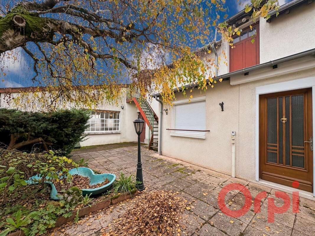 Maison à SAINT-AMAND-MONTROND