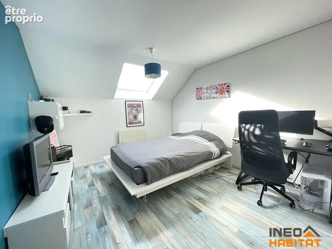 Longère rénovée LA MEZIERE - 7 pièce(s) - 192 m2 - photo 10