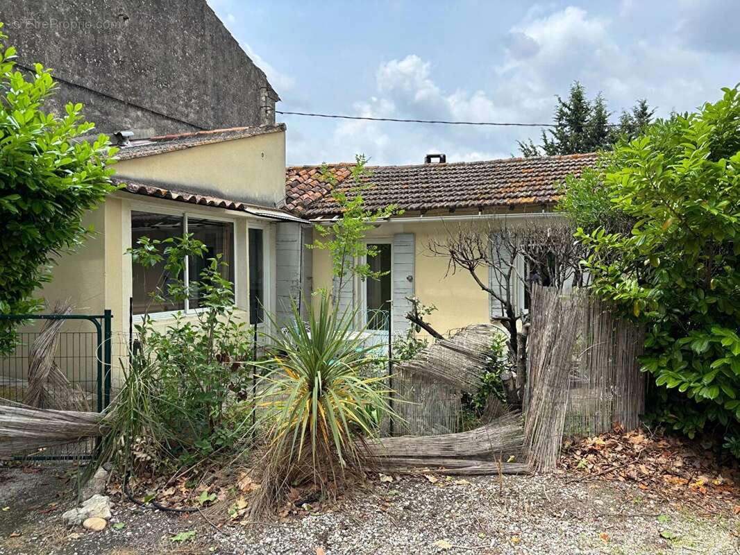 EXCLUSIVITE : Maison Saint Remy De Provence 57,5 m2 et une grange de 128m2 - photo 2