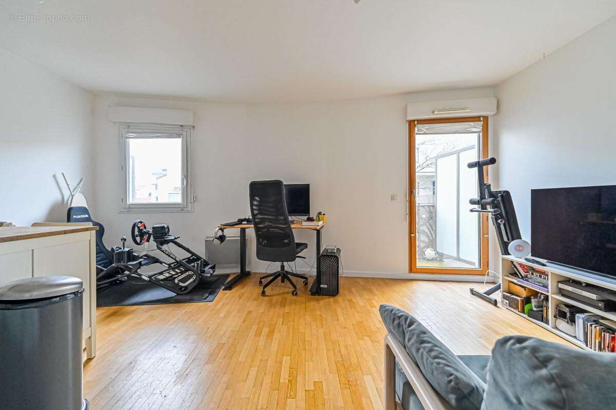 Appartement à LES LILAS