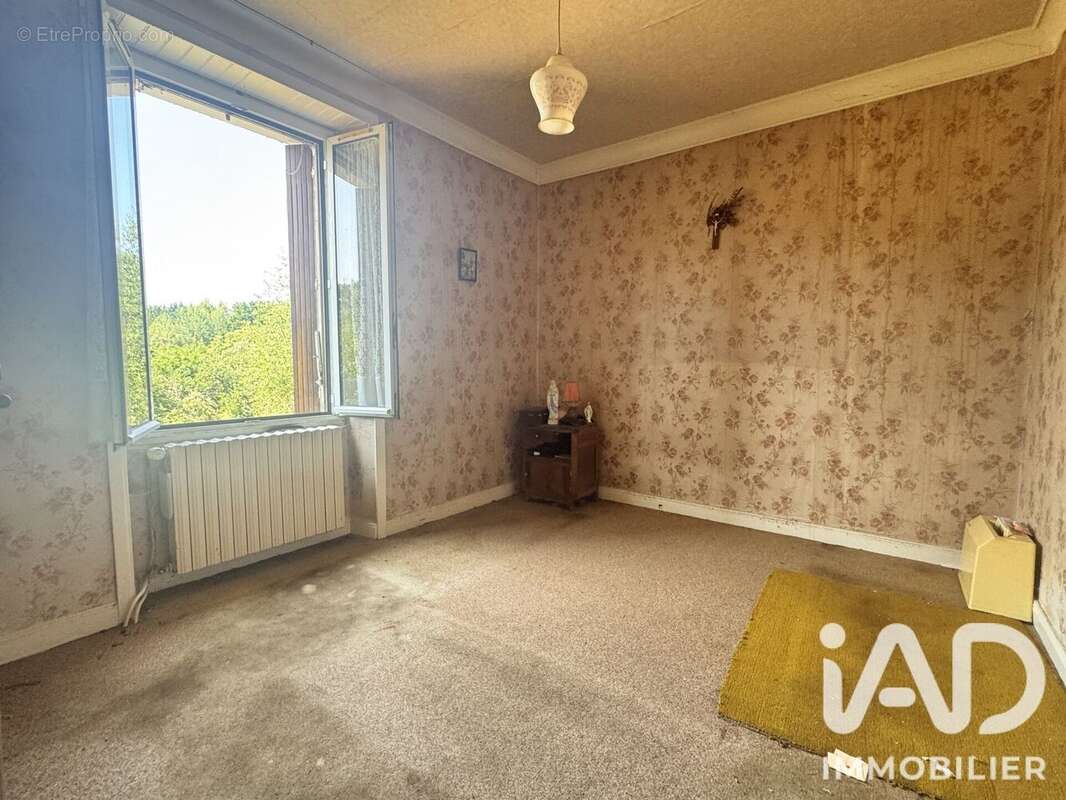Maison 140 m² à Cayrols  - photo 5