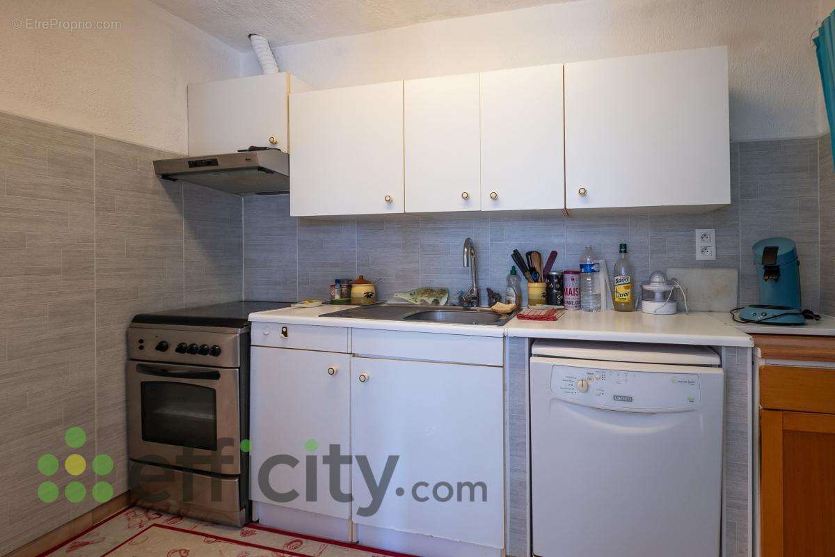 Maison à NOTRE-DAME-DE-SANILHAC