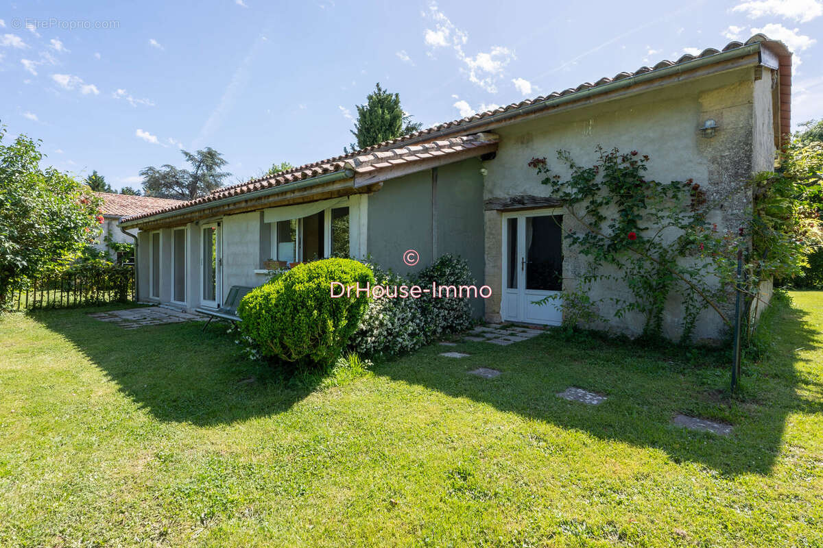 Maison 600 m² à Saint-Emilion  - photo 51