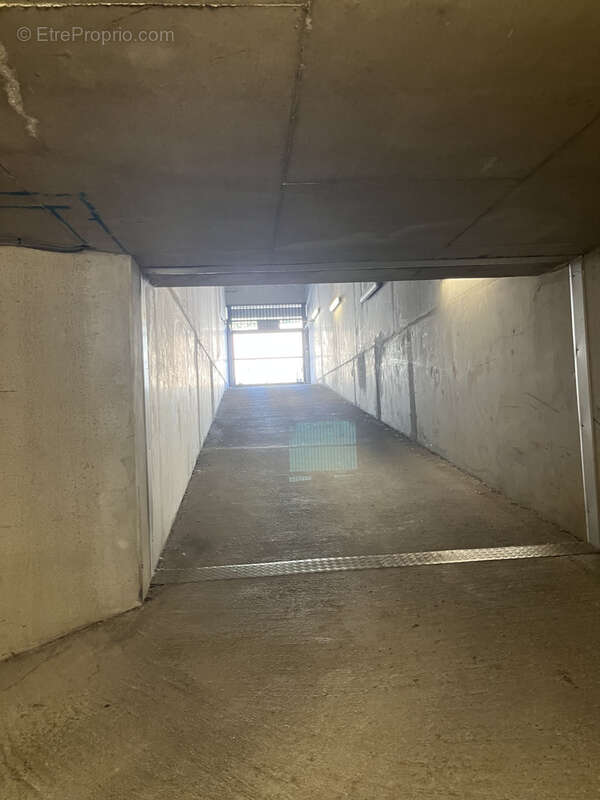 Parking à LYON-9E