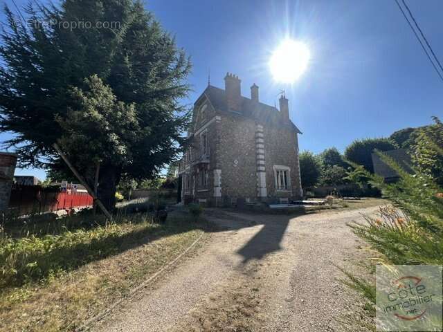 Maison 228 m² à Dourdan  - photo 3