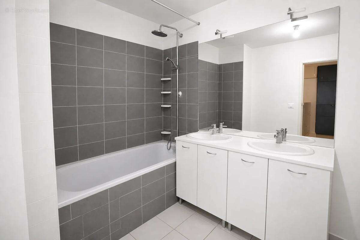 Appartement moderne 3p-Quartier St ASSISCLE-GARAGE-100m²Terrasse - photo 6