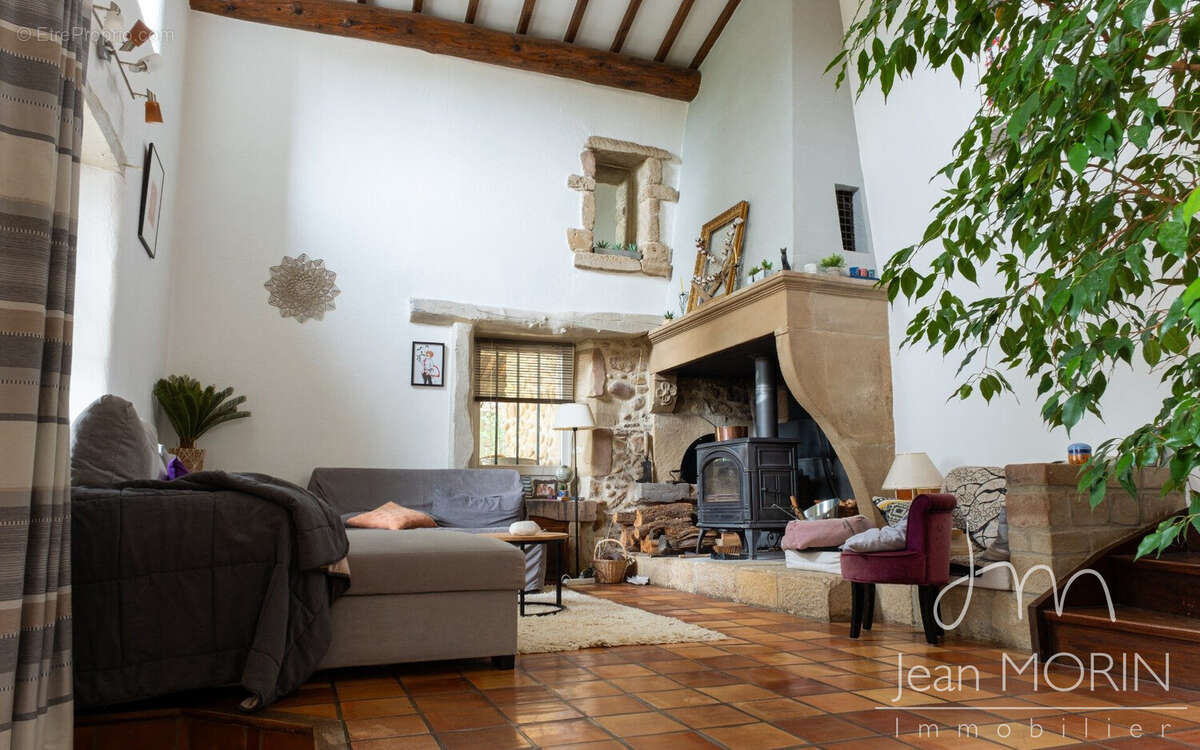 Maison à SAINT-BARDOUX
