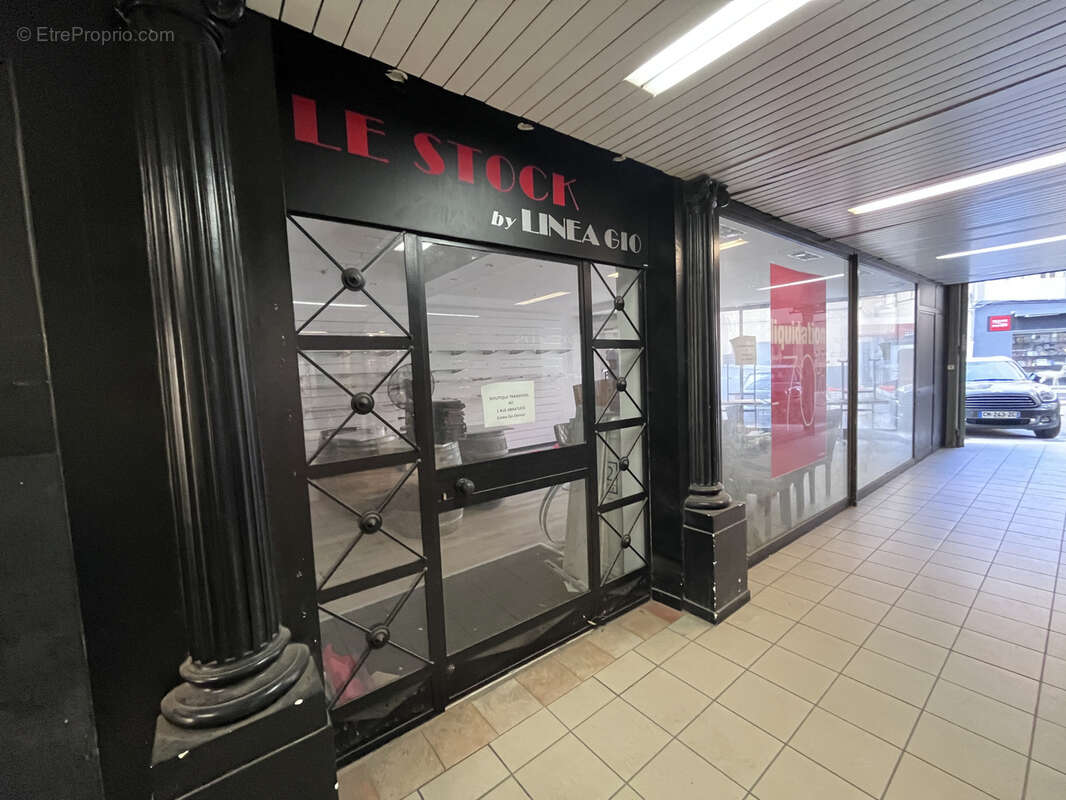 Commerce à SAN-MARTINO-DI-LOTA