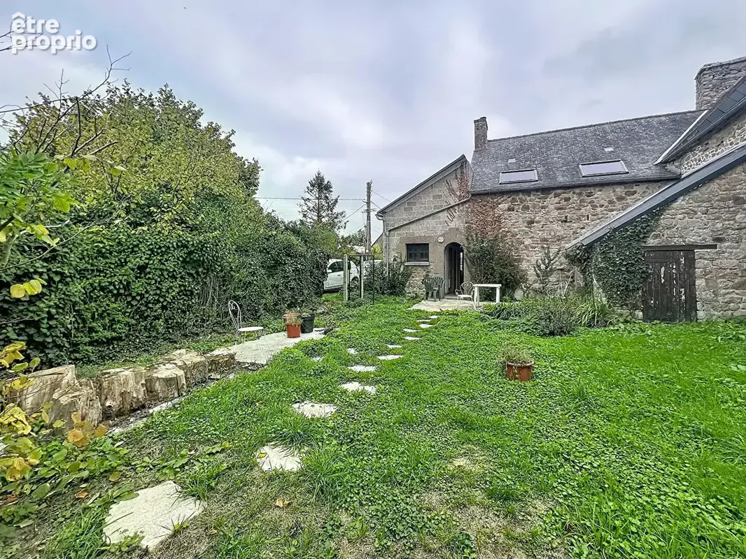 Maison en pierre avec potentiel d'aménagement et terrain à Mont-Dol - photo 1