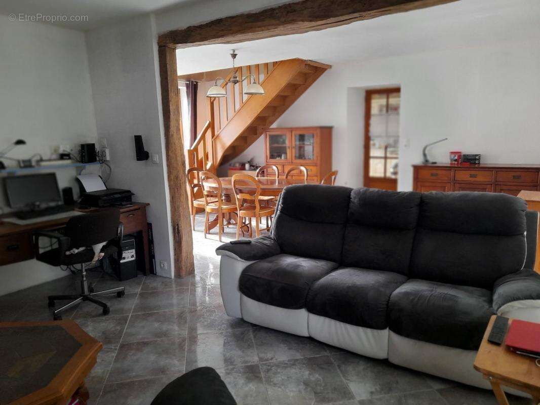 Maison à NEUVY-SAINT-SEPULCHRE