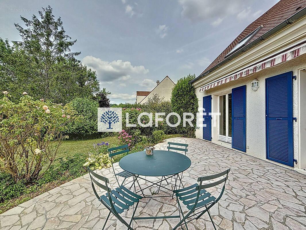 Maison à SAINT-NOM-LA-BRETECHE