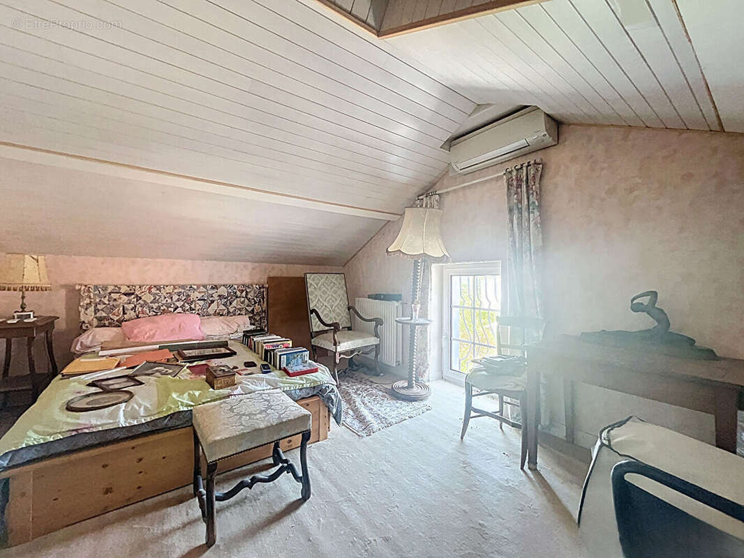 Maison à RUELLE-SUR-TOUVRE