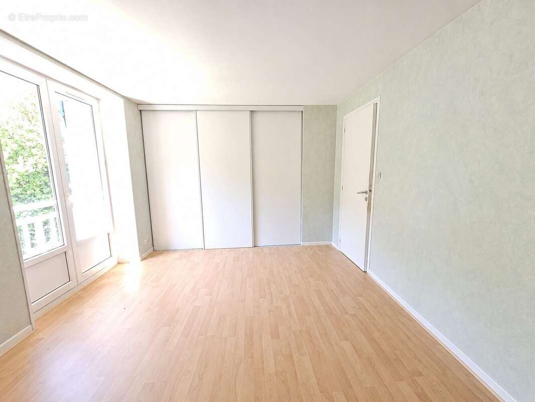 Maison 290 m² à Saint-Jean-En-Royans  - photo 6