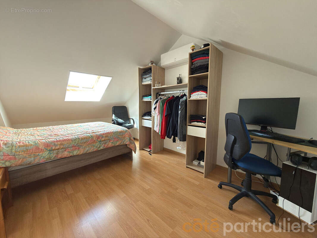 Coup de coeur à Orval : maison rénovée et dépôt d'artisan de 115 m² - photo 10
