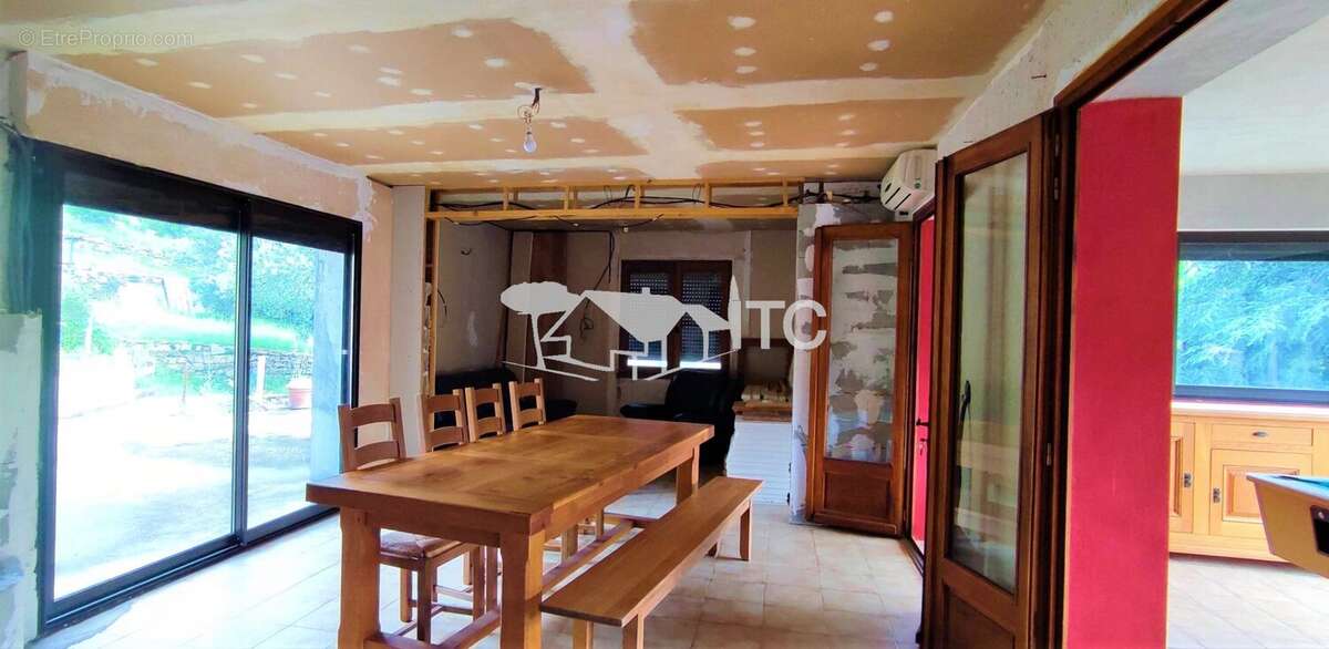 Maison à SAINT-PAUL-LE-JEUNE