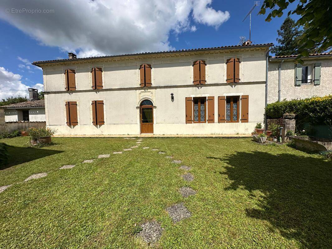 Maison à SAINT-GEORGES-DES-AGOUTS