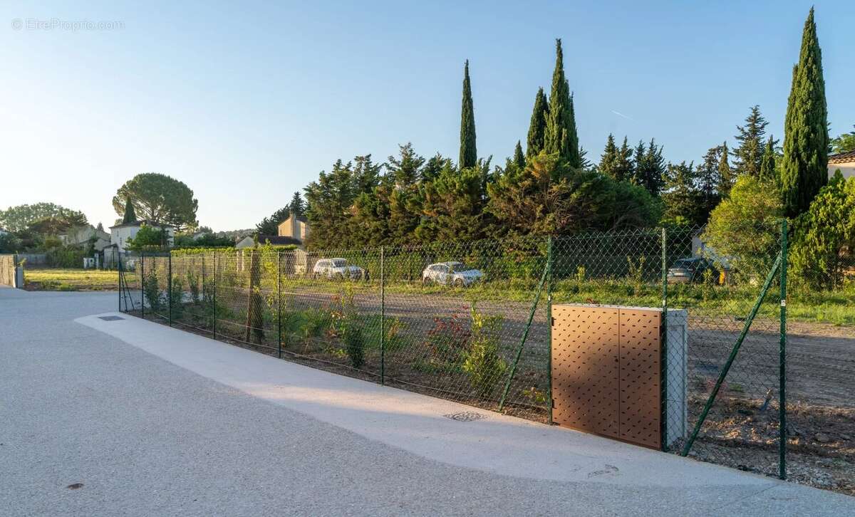 Terrain à FONTVIEILLE