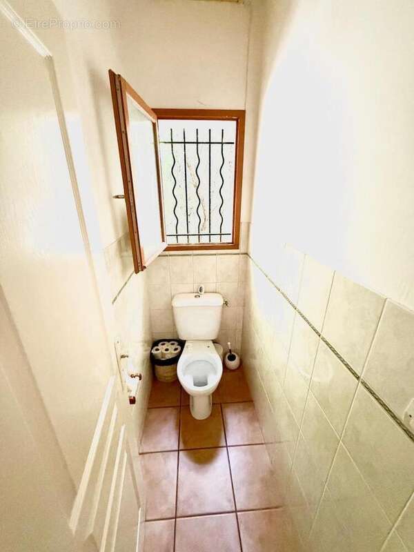   - Maison à AX-LES-THERMES