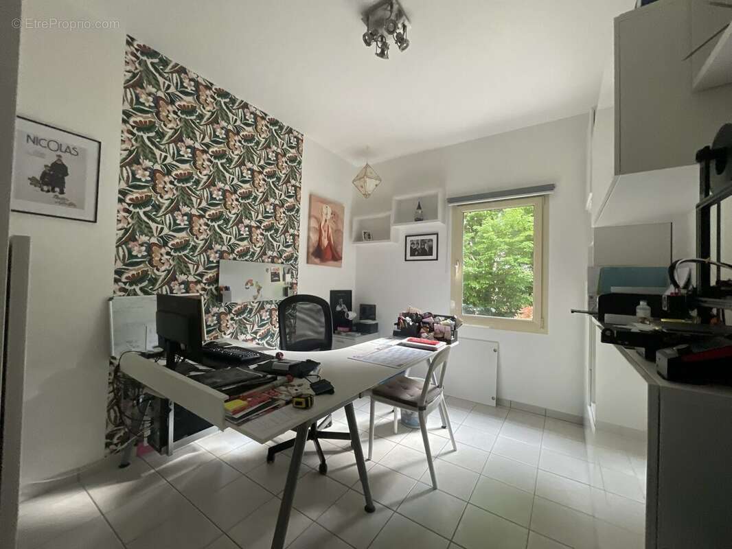 Maison 250 m² à Contest  - photo 9