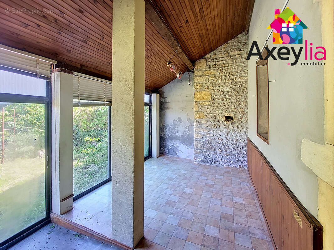 A vendre - semur-en-brionnais- maison de bourg 5 chambres et terrain - photo 4