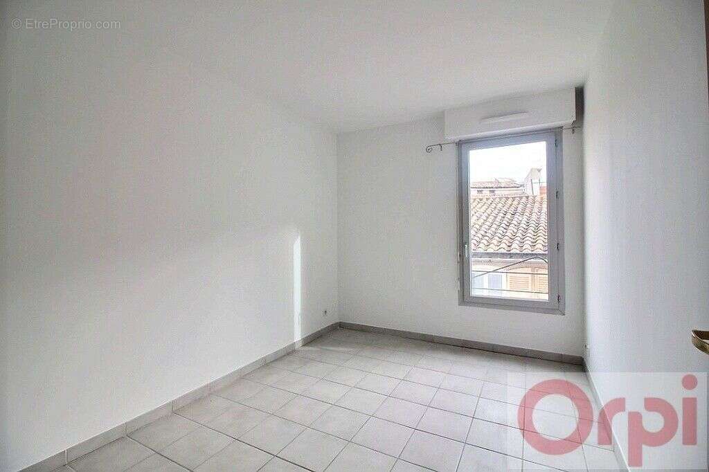 Appartement à MARSEILLE-1E