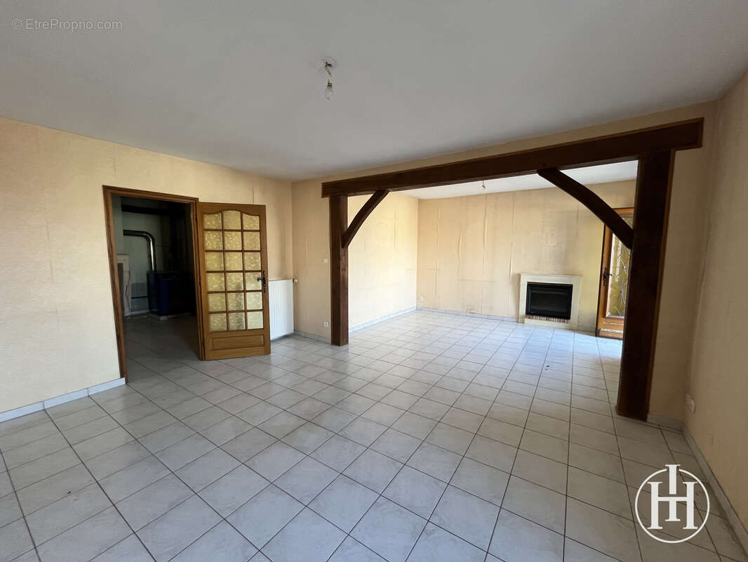 Maison à OUROUER-LES-BOURDELINS