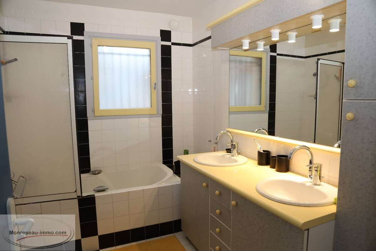 Maison à CHEVAGNY-LES-CHEVRIERES