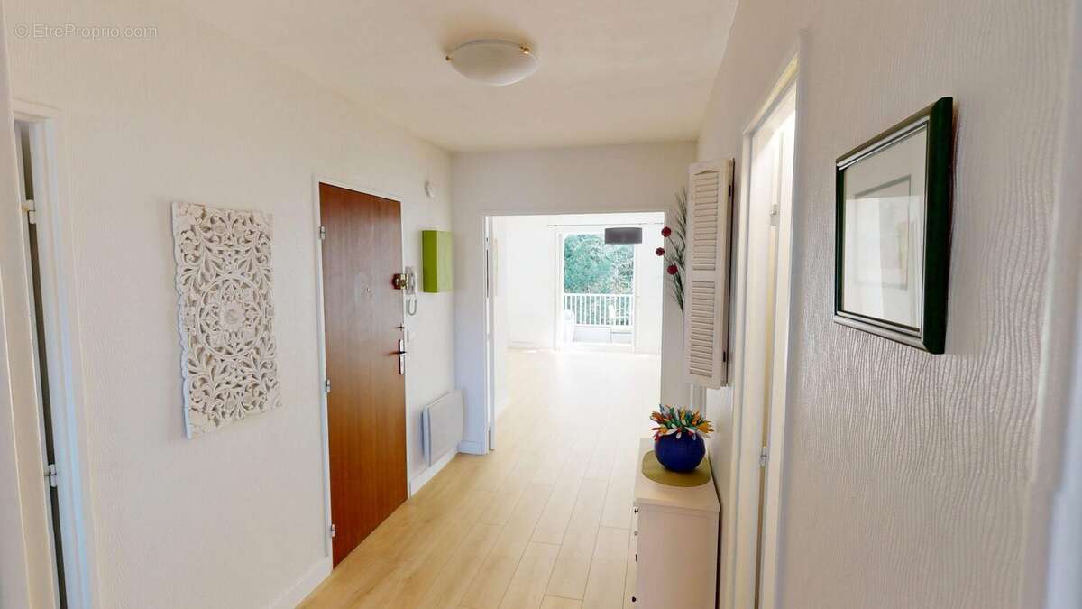 Entrée - Appartement à MALESHERBES