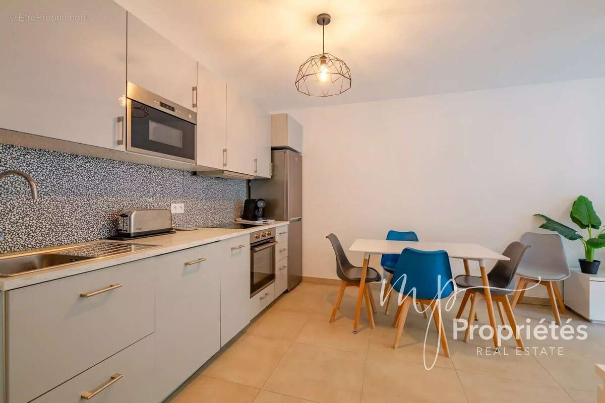 Appartement à BORMES-LES-MIMOSAS