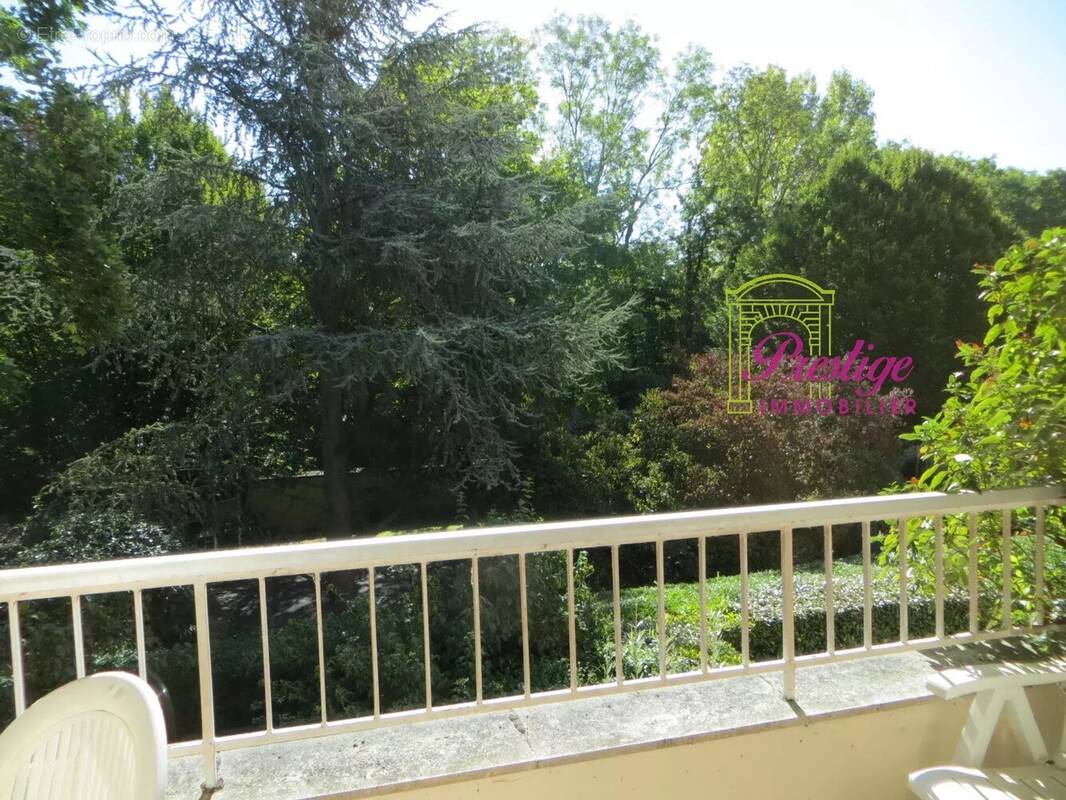 Appartement à LE MESNIL-LE-ROI