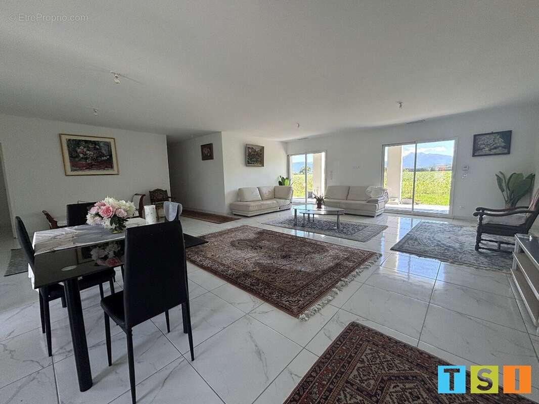 Maison contemporaine de 2024  DPE A  Vue exceptionnelle sur les Pyrénées - photo 4