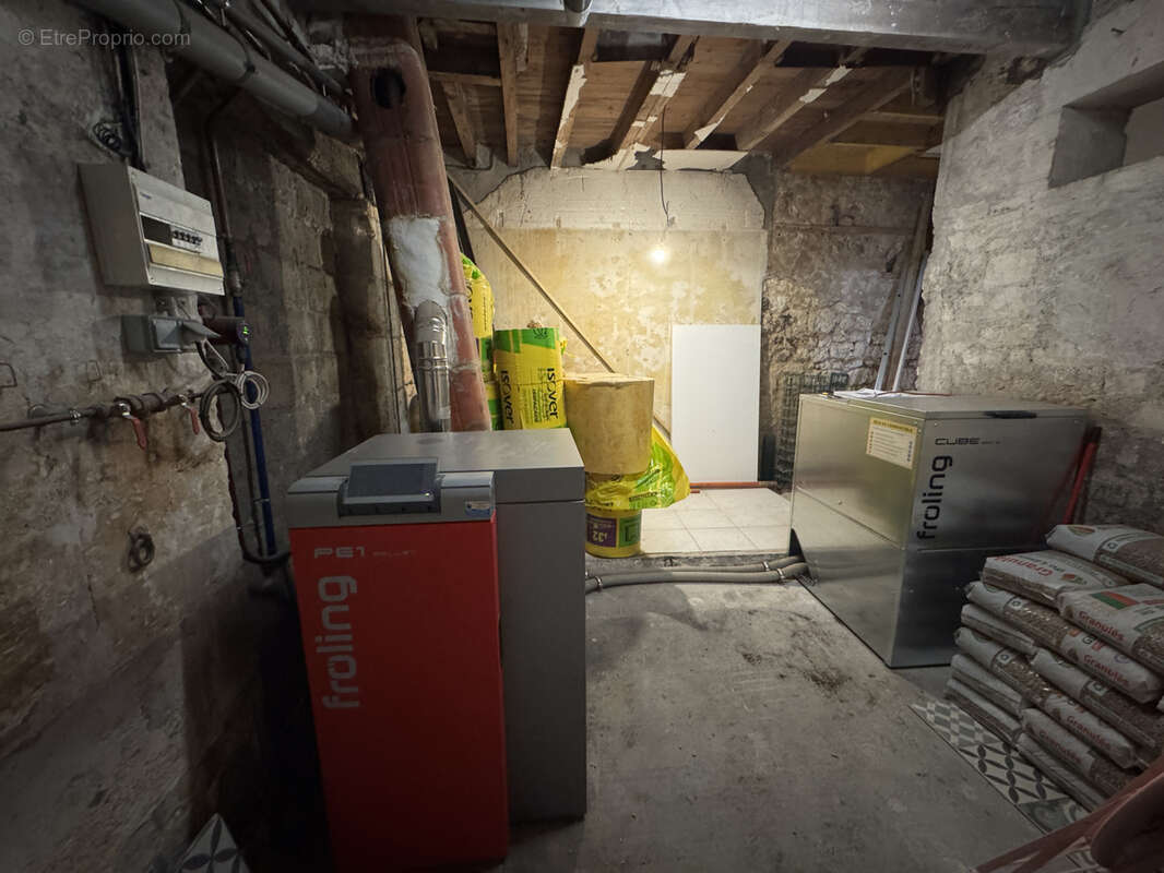 Maison à BARBEZIEUX-SAINT-HILAIRE