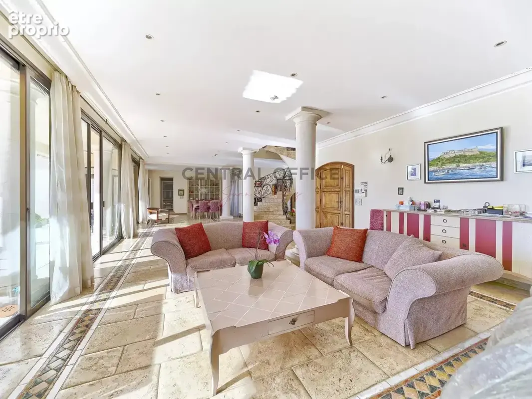 CAP D’ANTIBES,  Luxueuse propriété au sein d’un domaine privé sur le versant ouest - photo 6
