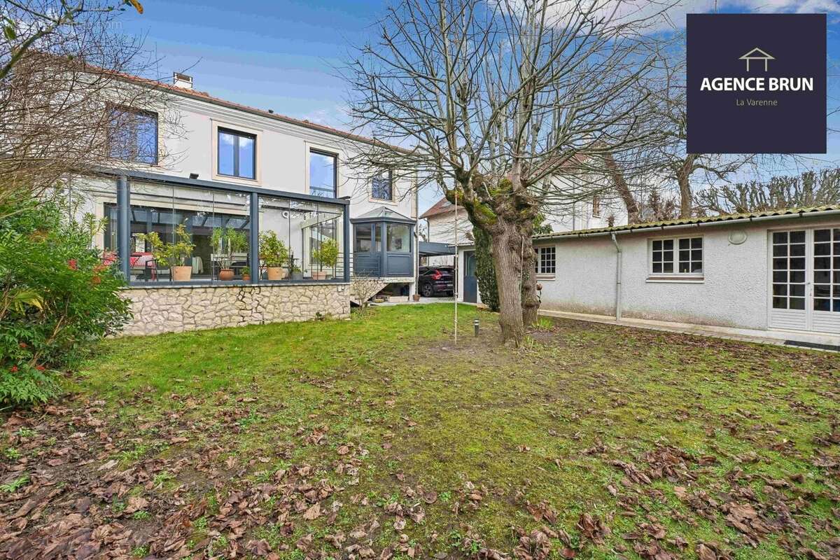 Maison à SAINT-MAUR-DES-FOSSES