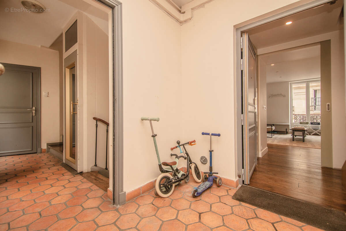 Appartement à PARIS-10E