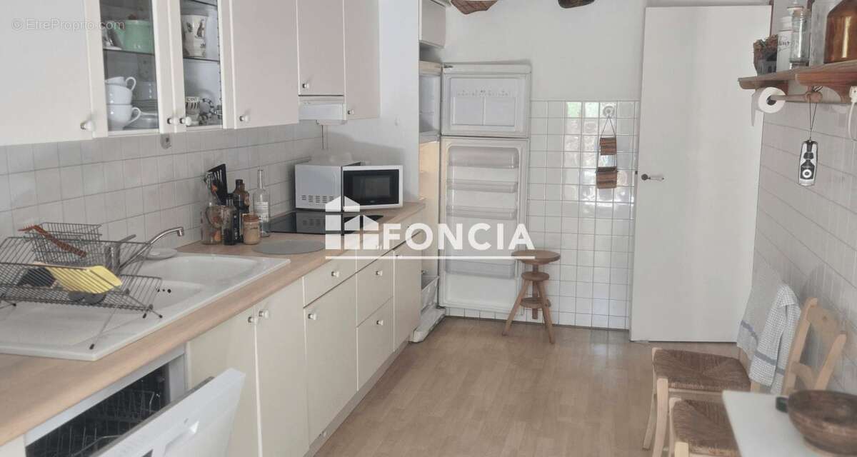 TOULON. Superbe appartement T4 dans quartier très calme avec jardin privatif, parking et cave - photo 4