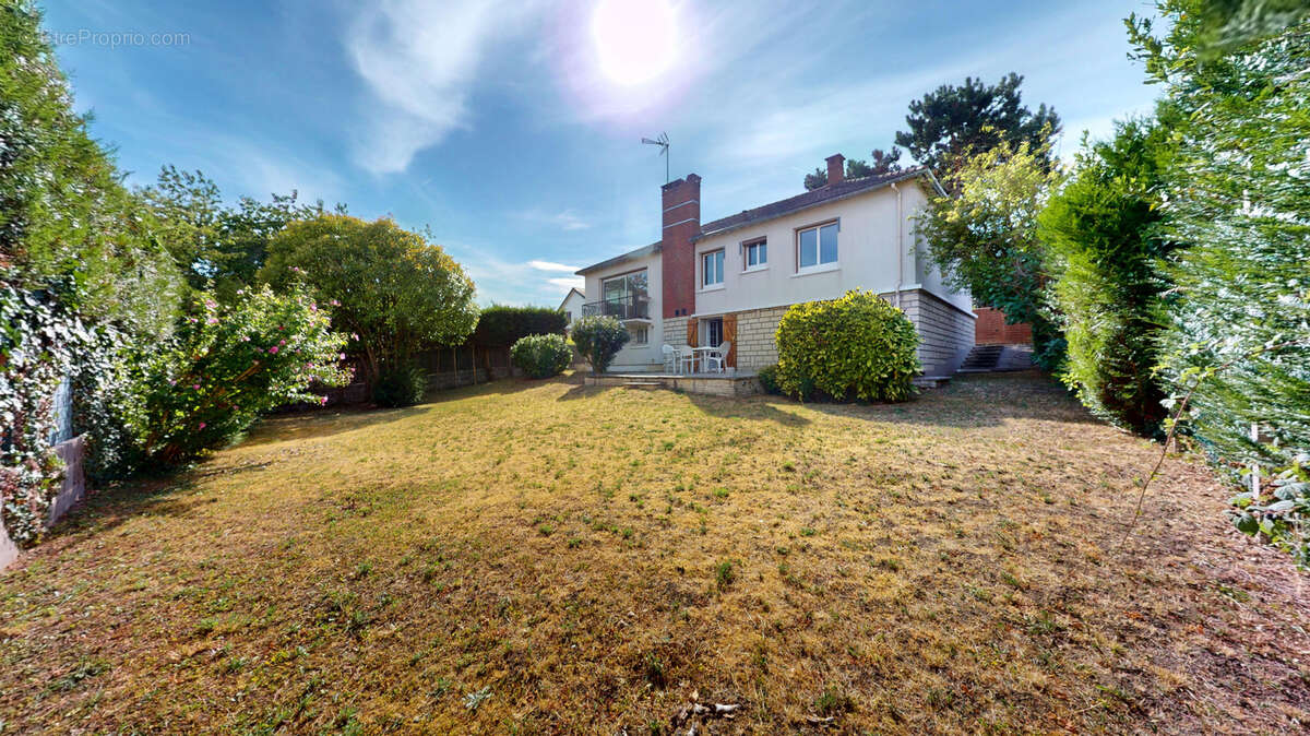 Maison familiale plain pied surélevé avec grand jardin sans vis-à-vis - Val d'Or, Cormeilles-en-Parisis - photo 18